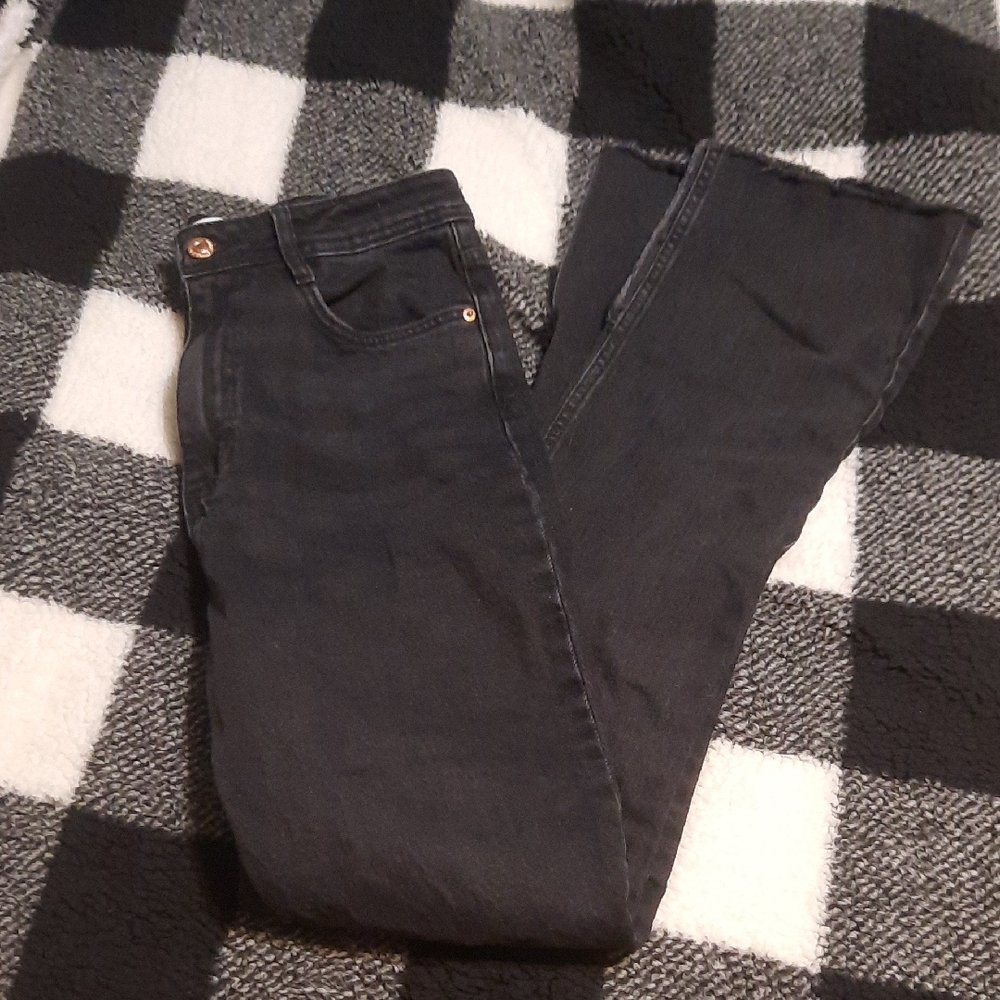 2 pairs kick leg jeans. American eagle size 4 and zara size 6 but fits like a 4.